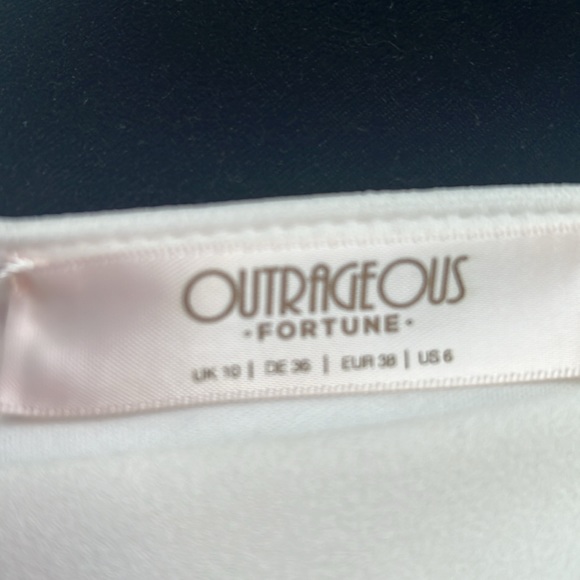 ⚪️ NWT ASOS Outrageous Fortune Winter White Bow Waist Cropped Jumpsuit size 6 - Picture 10 of 15